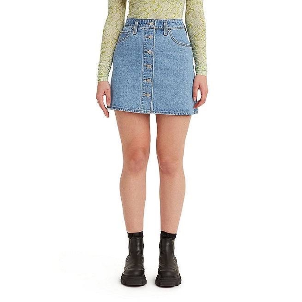 Levi’s Button Front Jean Denim Mini Skirt, size 26
